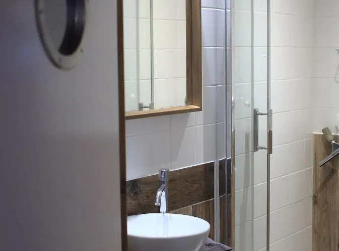 Escale A L'ecluse Дижон